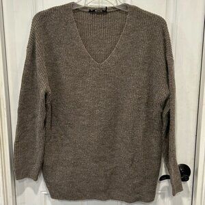Jenni Kayne Women’s Merino wool/baby alpaca Blend Sweater, size L, V-neck, taupe